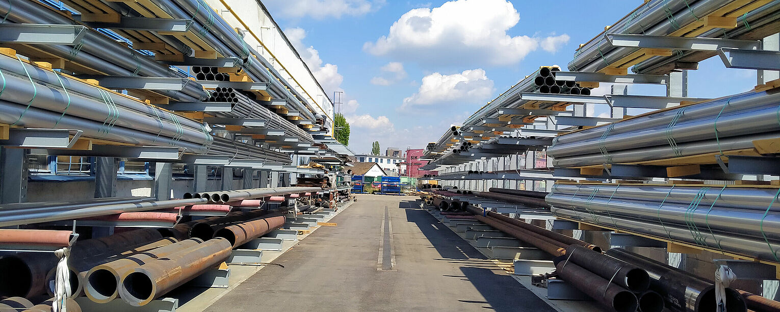 [Translate "Portugal"] Cantilever racking Industry solution