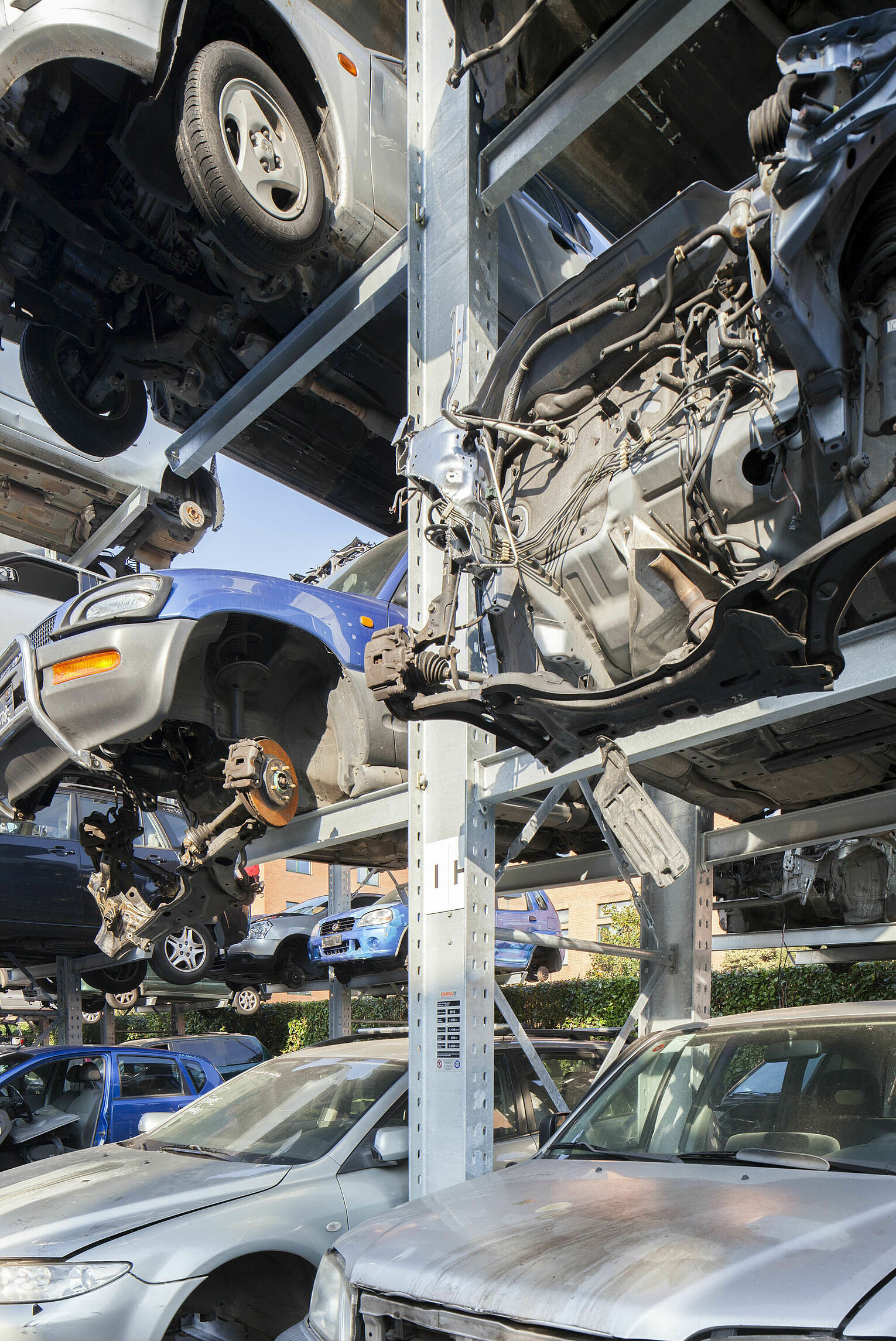 [Translate "Portugal"] Cantilever racking Car dismantler