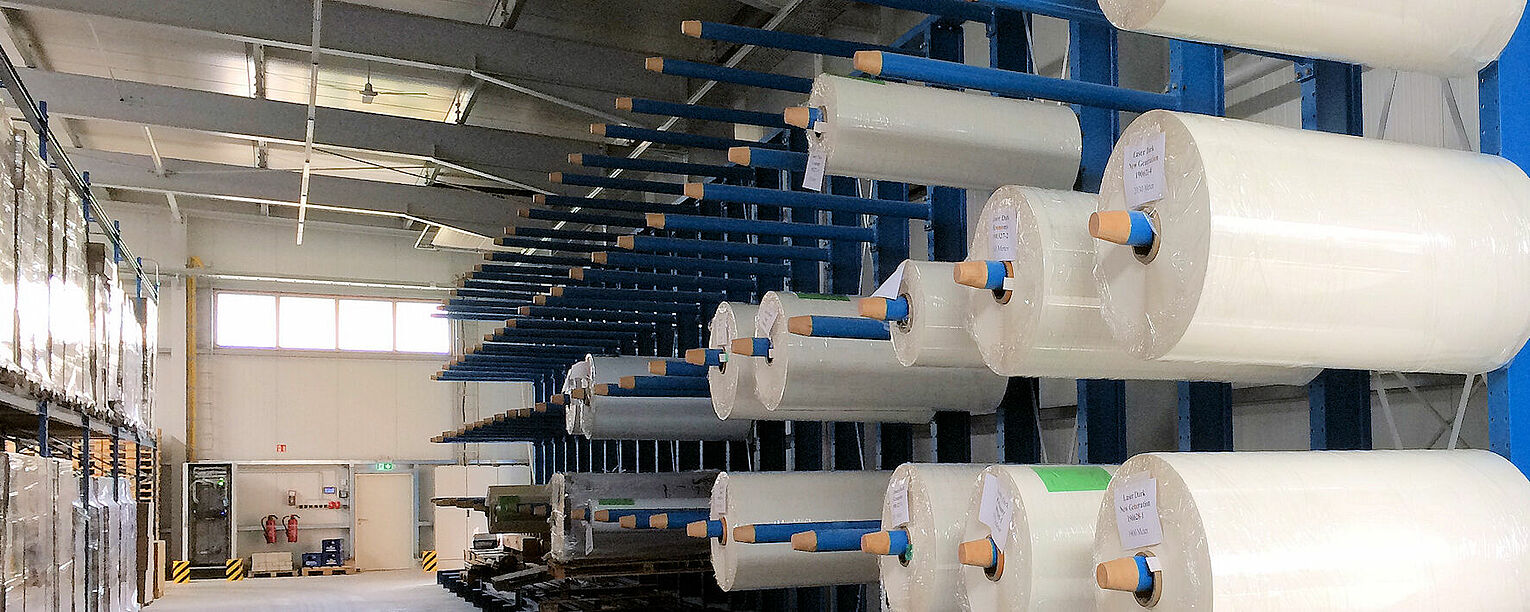 [Translate "Portugal"] Cantilever racking Industry solution