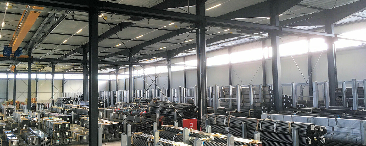 [Translate "Portugal"] Cantilever racking Industry solution